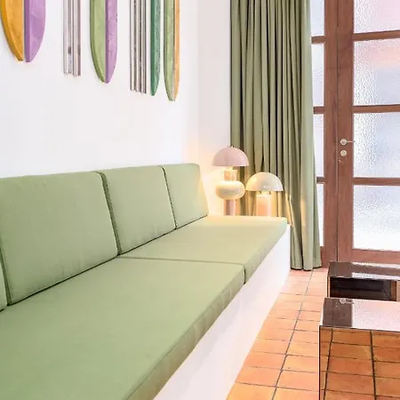 Apartup Market Square *