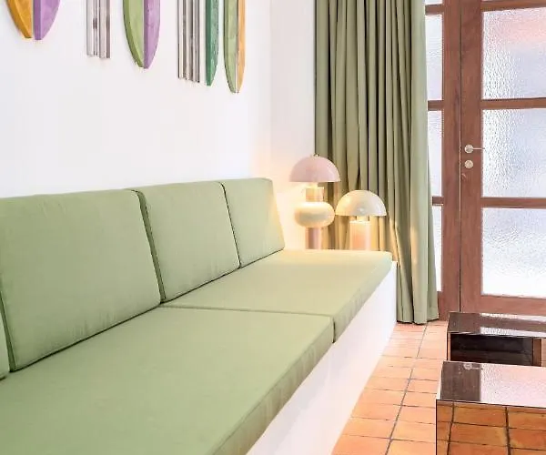 Apartup Market Square *
